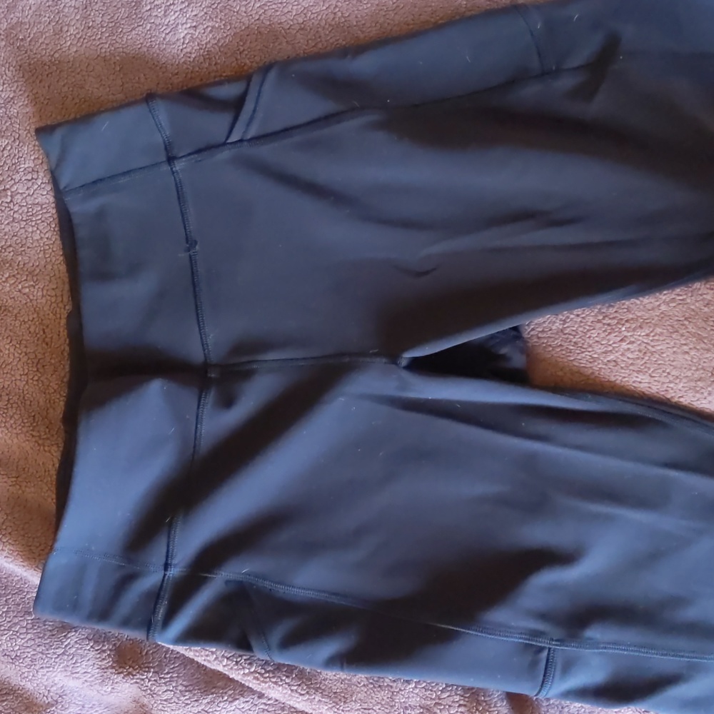 Lululemon Invigorate High-Rise in black size 10